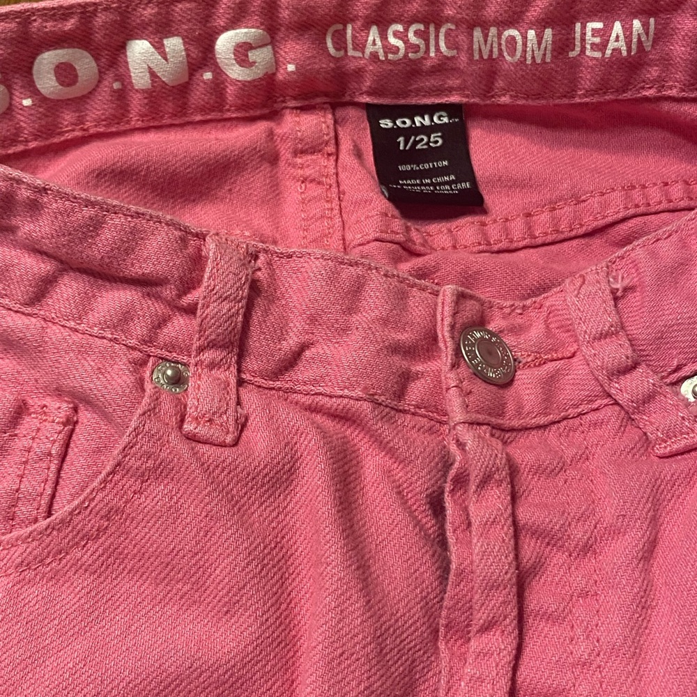 S.O.NG. Classic Mom jeans.  Bright pink.  Distressed.  Size 1/25. - Picture 5 of 10
